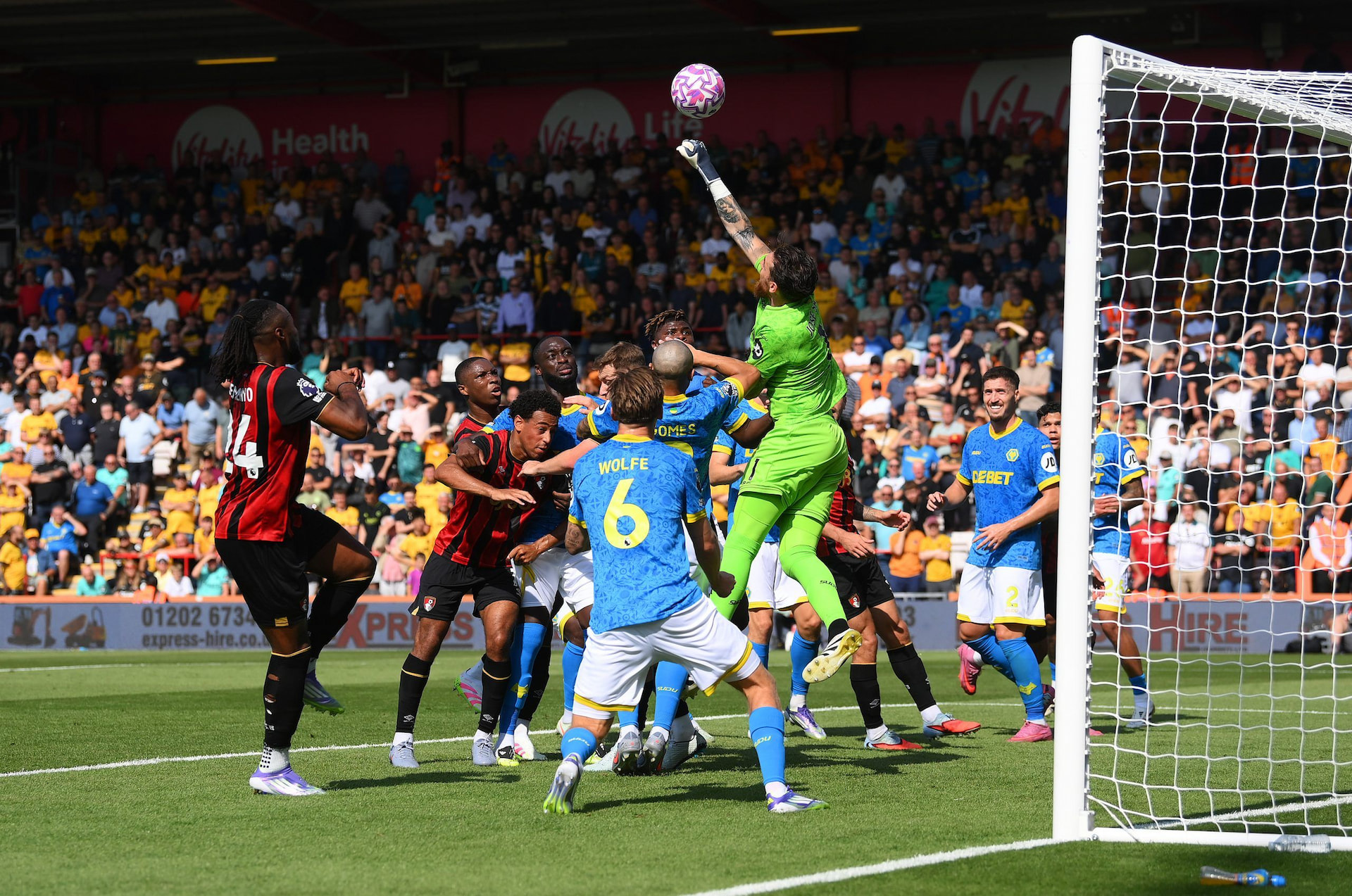 Imagem da noticia Com Arias de titular, Wolverhampton perde mais uma vez no Inglês