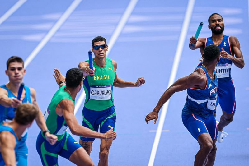 Imagem da noticia Brasil faz melhor marca da temporada, mas é eliminado no revezamento 4x400m