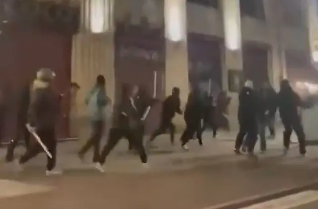 Vídeo: torcedores de Celta e Lyon promovem selvageria antes de jogo Vídeo: torcedores de Celta e Lyon promovem selvageria antes de jogo