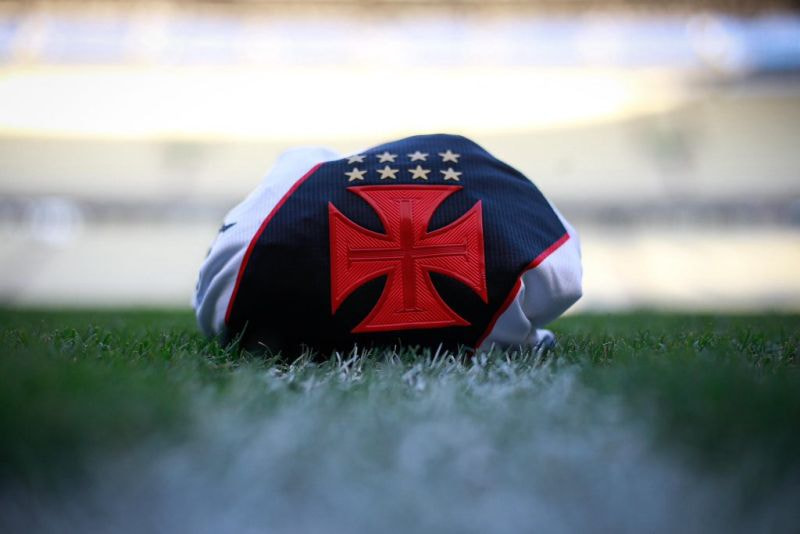 Imagem da noticia Em busca de vaga na Libertadores, Vasco recebe Internacional em São Januário