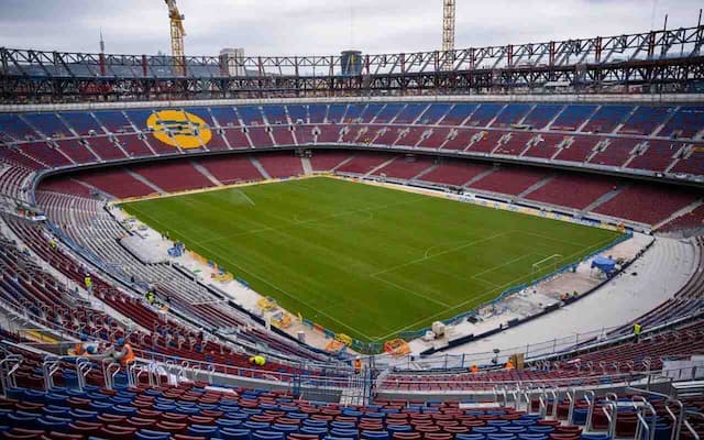 Preço de ingresso no Camp Nou sobe e presidente do Barcelona se defende Preço de ingresso no Camp Nou sobe e presidente do Barcelona se defende