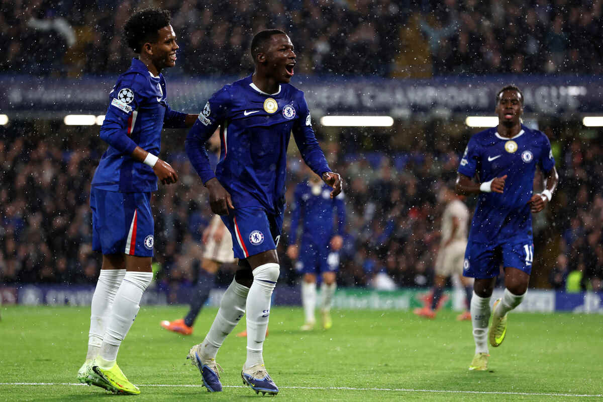 Imagem da noticia Chelsea vence Ajax com primeiro gol de Estêvão na Champions