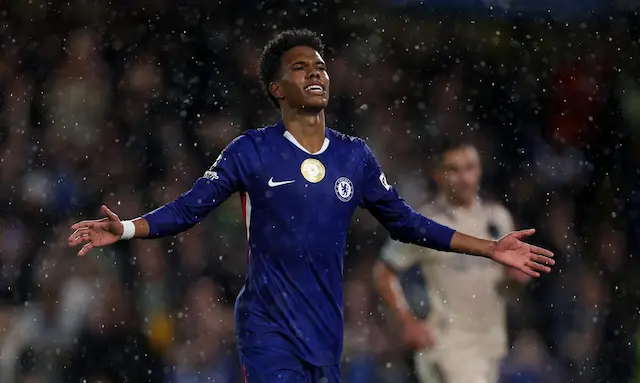 Estêvão celebra primeiro gol na Champions: "Realizado" Estêvão celebra primeiro gol na Champions: "Realizado"