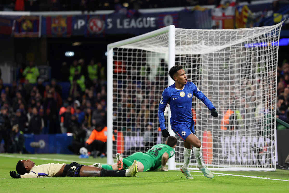Imagem da noticia Chelsea vence Barcelona com golaço de Estêvão na Champions
