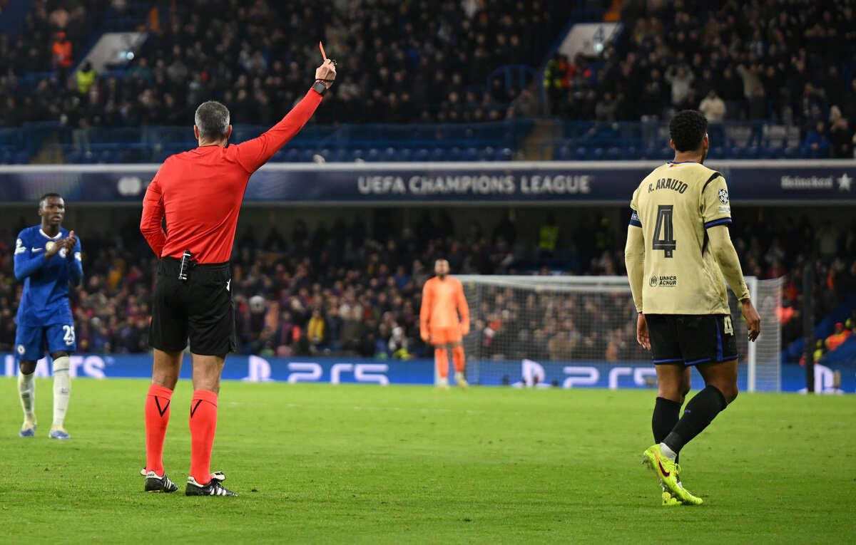 Imagem da noticia Ronald Araújo pede afastamento do Barcelona para cuidar da saúde mental