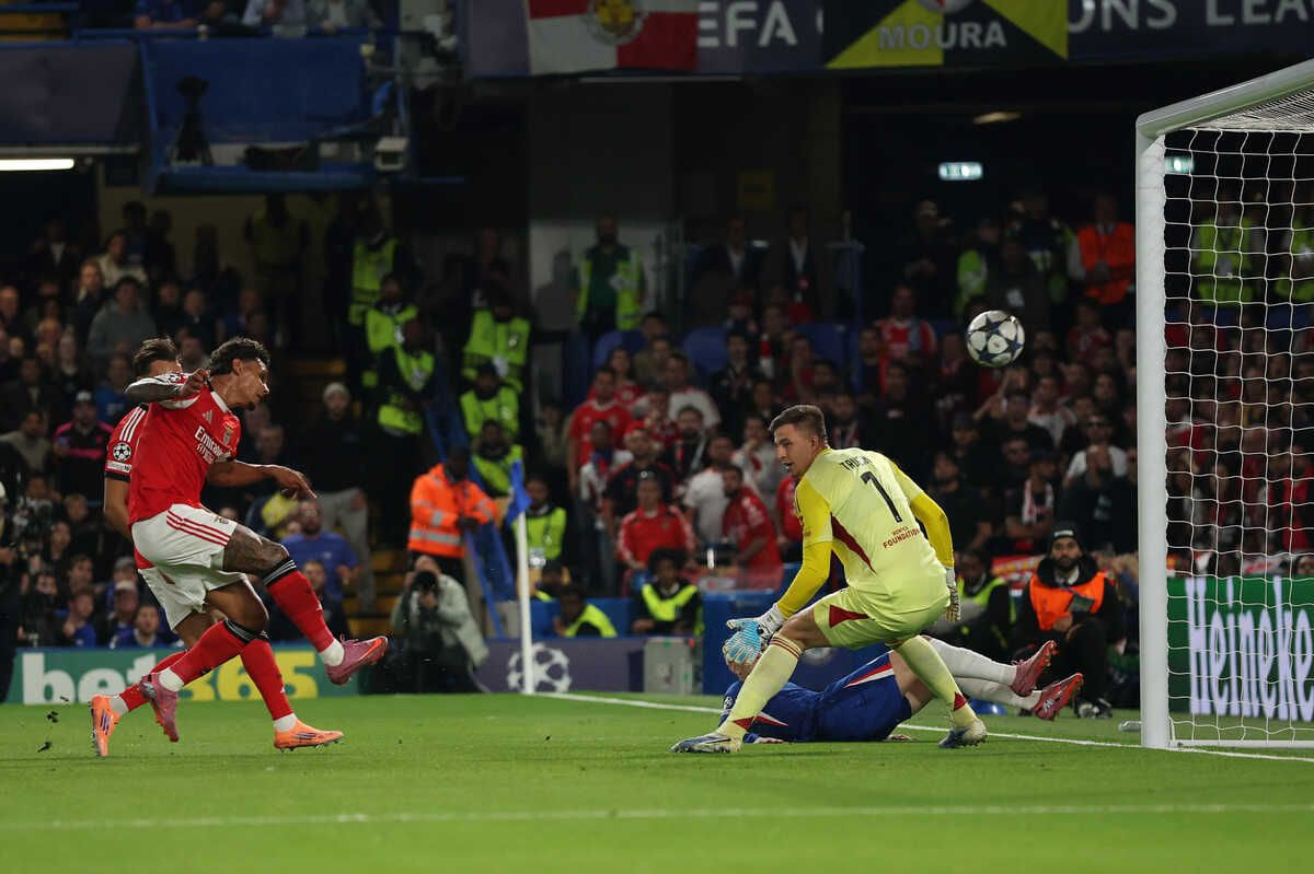 Imagem da noticia Chelsea supera Benfica com gol contra do ex-Palmeiras Richard Ríos