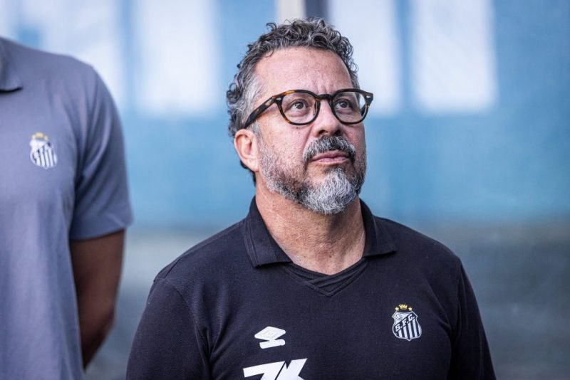 Imagem da noticia Cléber admite resultado frustrante e pede Santos mais efetivo