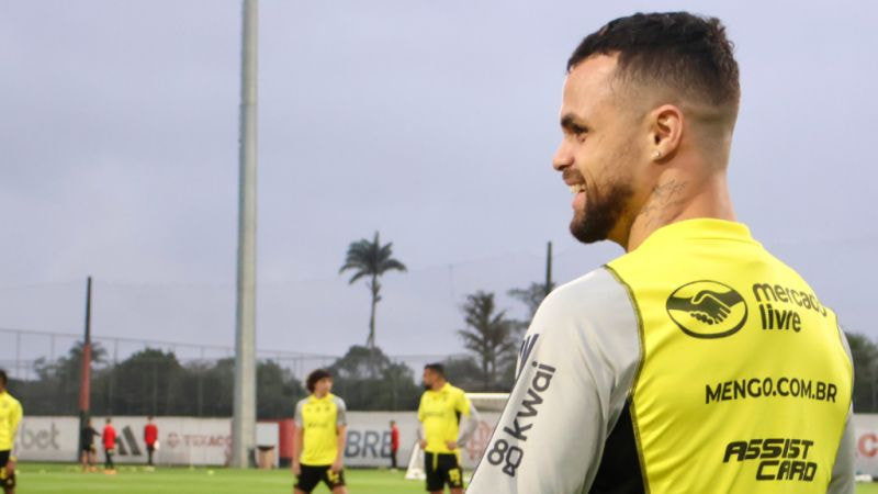 Imagem da noticia Com Michael entre os titulares, Flamengo recebe o Bragantino pelo Brasileirão