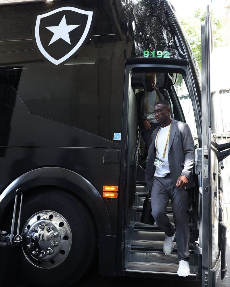 Imagem da noticia Bastos volta a sentir lesão e desfalca o Botafogo no Mundial