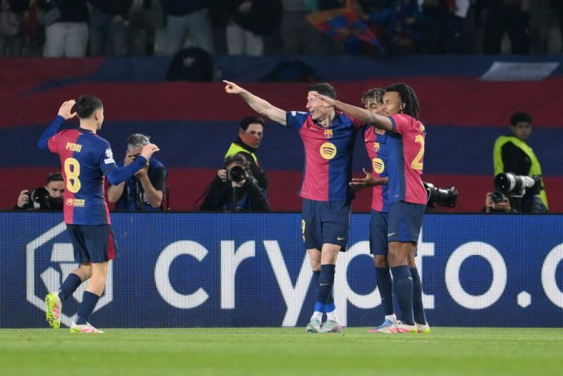 Imagem da noticia Com show de Raphinha e Lewa, Barcelona atropela Dortmund na Champions