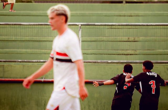 Vasco vence o São Paulo e segue na liderança do Brasileirão Sub-20 Vasco vence o São Paulo e segue na liderança do Brasileirão Sub-20