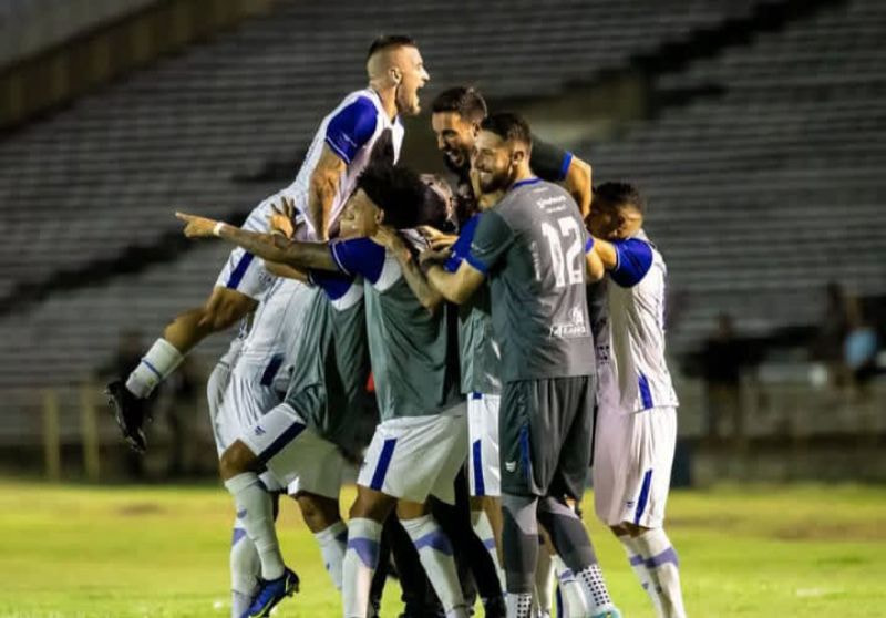 Imagem da noticia Confiança atropela o Parnahyba e garante vaga na segunda fase