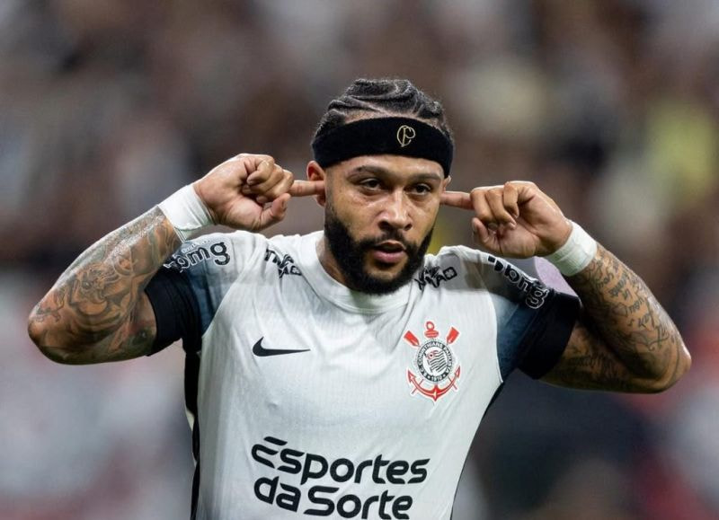 Imagem da noticia Corinthians oficializa Memphis Depay como novo camisa 10