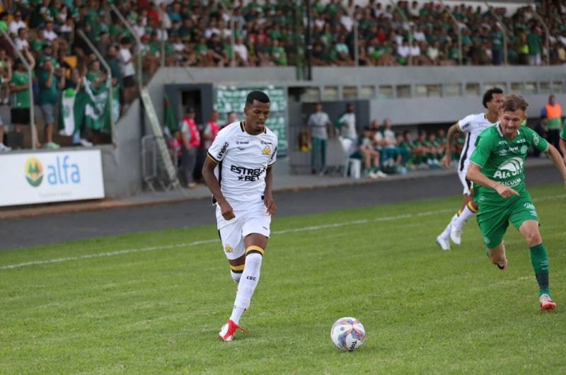 Imagem da noticia Criciúma empata com Chapecoense e segue líder no Catarinense