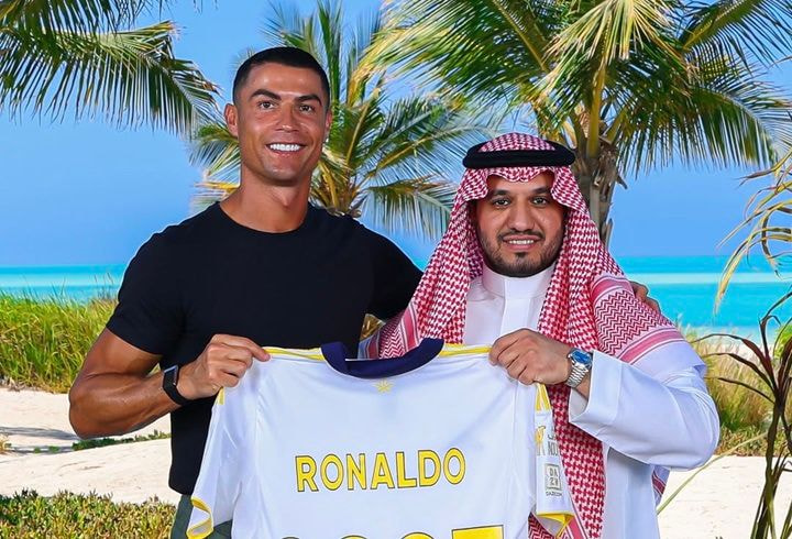 Imagem da noticia Al-Nassr anuncia renovação de contrato com Cristiano Ronaldo