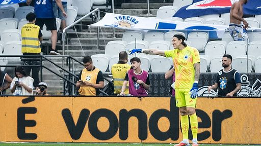 Imagem da noticia Cássio elogia Hugo Souza após embate: ''Que bata meus recordes no Corinthians"