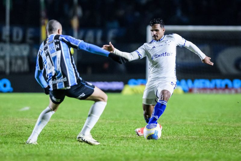 Imagem da noticia Cruzeiro enfrenta o Grêmio mirando vaga na Libertadores