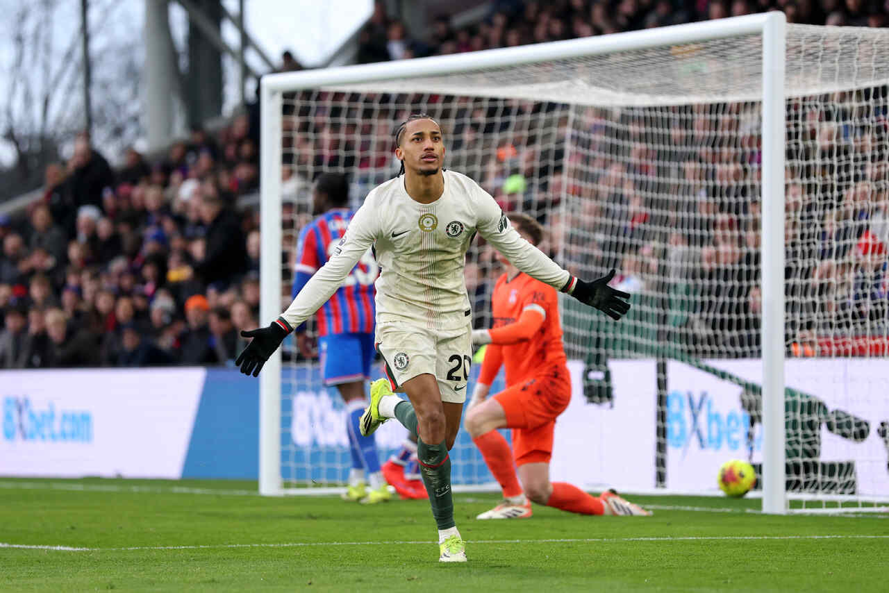 Imagem da noticia Com show de brasileiros, Chelsea bate Crystal Palace e segue no pelotão de frente
