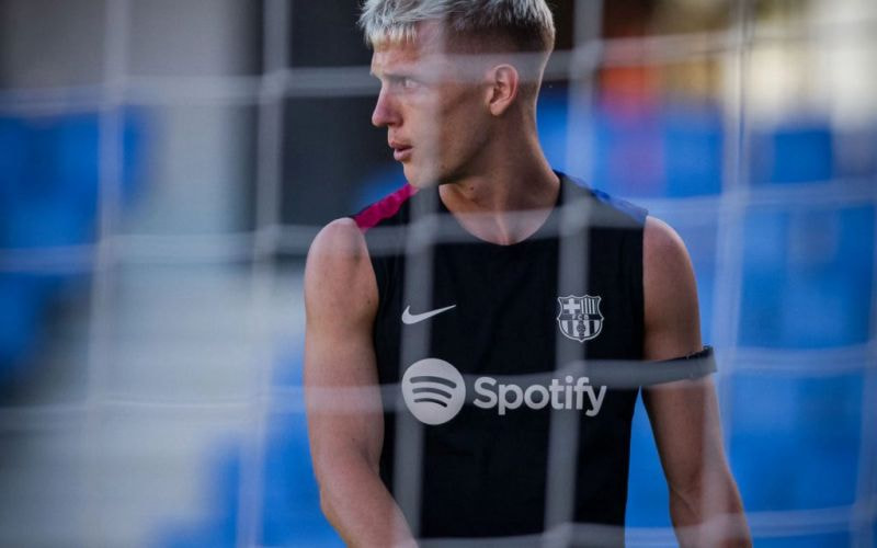 Imagem da noticia Dani Olmo sofre lesão e perderá a estreia do Barcelona na Champions