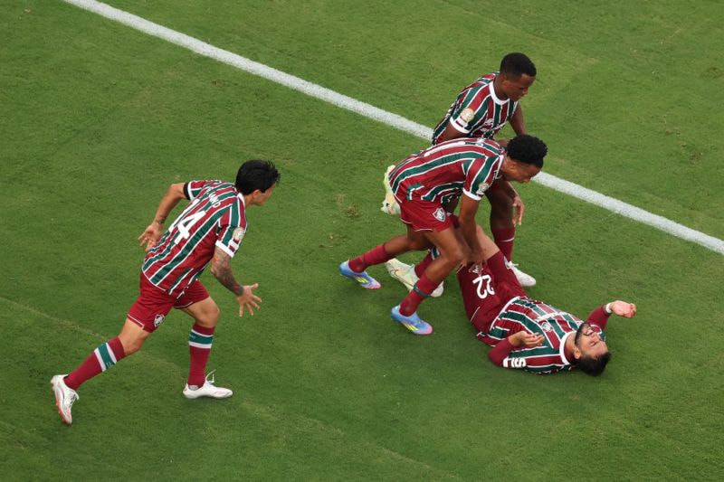 Imagem da noticia Com reação no segundo tempo, Fluminense bate Ulsan e lidera chave no Mundial