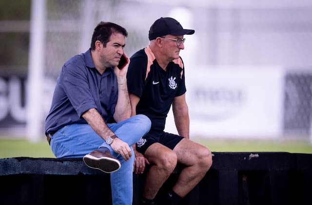 Marcelo Paz detona árbitro e pede que não apite mais jogos do Corinthians Marcelo Paz detona árbitro e pede que não apite mais jogos do Corinthians