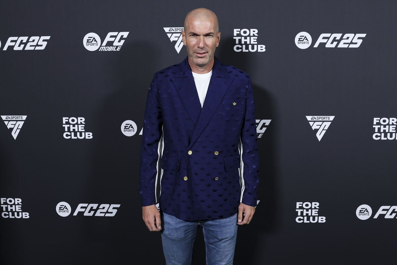 Imagem da noticia Cogitado para assumir a França, Zidane indica retorno ao futebol: "Em breve"