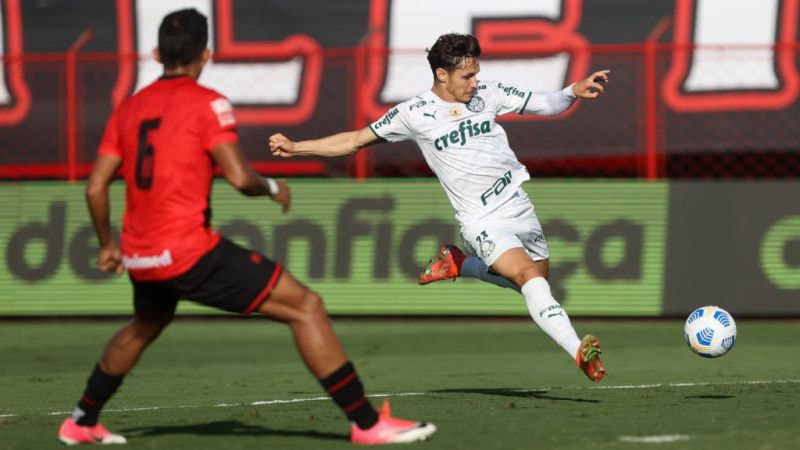 Imagem da noticia Em duelo de opostos, Atlético-GO recebe o Palmeiras