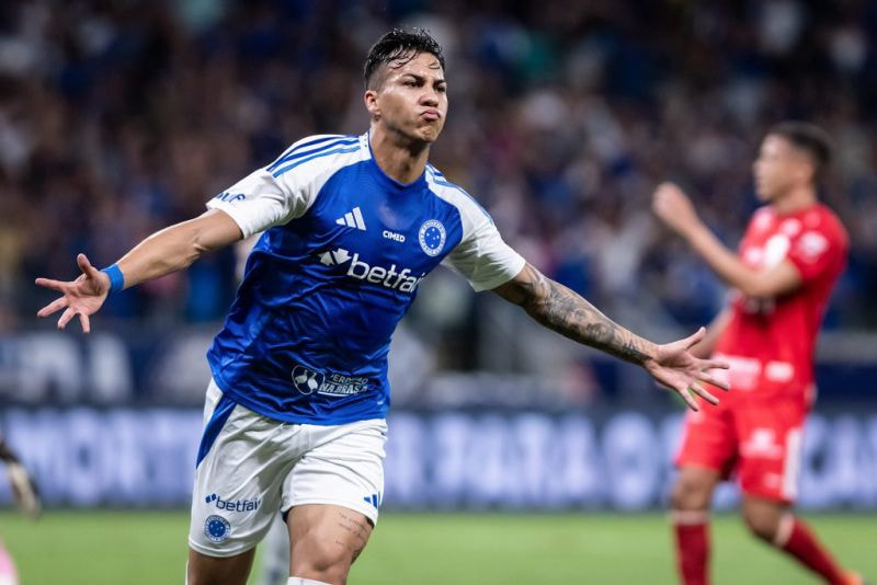 Imagem da noticia Em noite mágica de Kaio Jorge, Cruzeiro vence Vila Nova pela Copa do Brasil