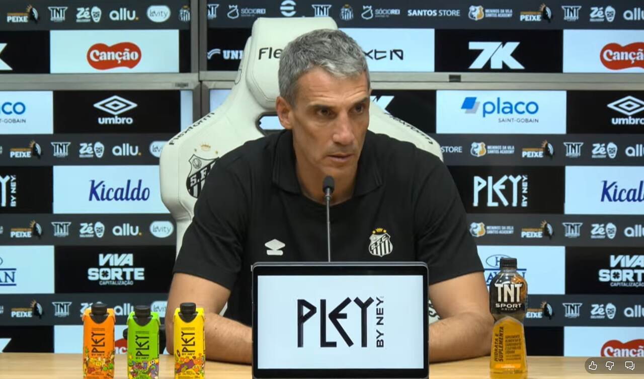 Imagem da noticia Vojvoda elogia primeiro tempo do Santos e comenta sobre situação de Neymar