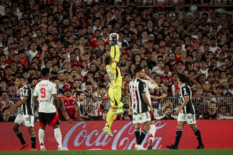 Imagem da noticia Everson exalta segurança do Atlético-MG após classificação: "Fizemos um jogo seguro"