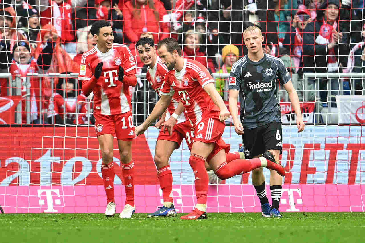 Imagem da noticia Bayern vence Frankfurt com brilho de Kane e lidera Bundesliga