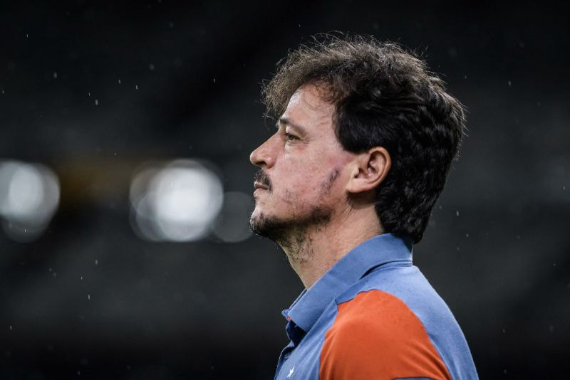 Imagem da noticia Fernando Diniz desabafa sobre momento do Cruzeiro: ‘Resultados foram piores que desempenho’
