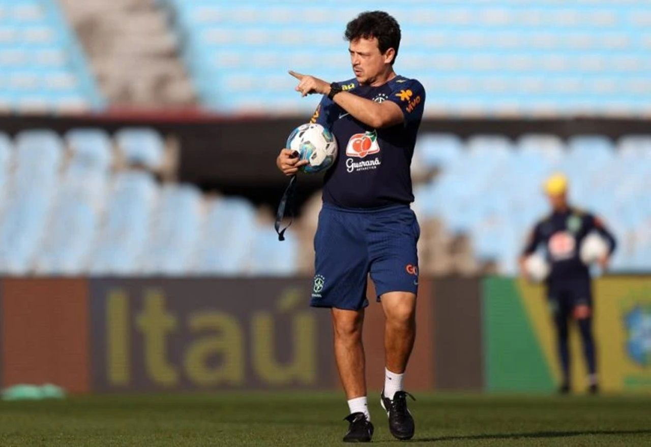 Imagem da noticia Fernando Diniz será apresentado pelo Cruzeiro nesta terça-feira (24)