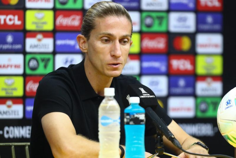 Imagem da noticia Filipe Luís analisa vitória do Flamengo e aponta: "Erramos muito mais do que costumamos"