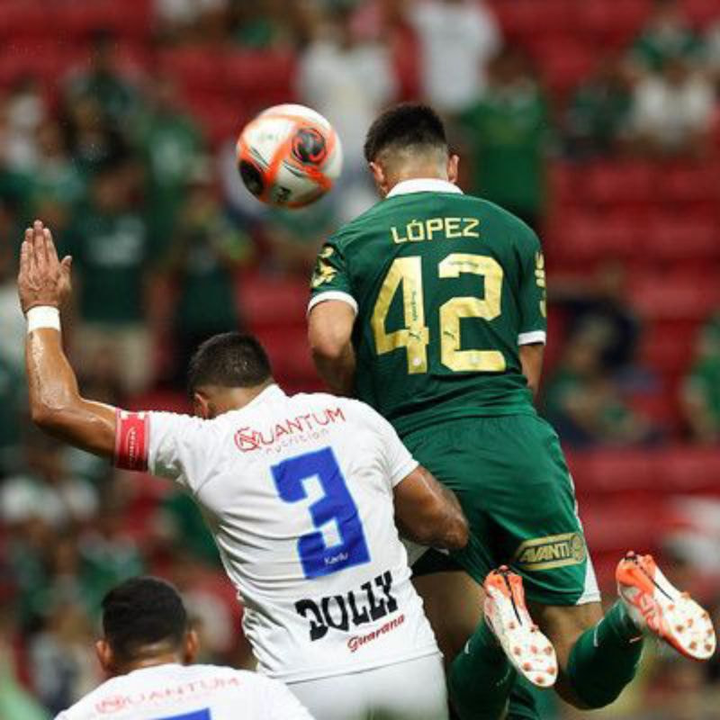 Imagem da noticia Flaco López não poupa críticas à arbitragem em empate do Palmeiras contra Água Santa