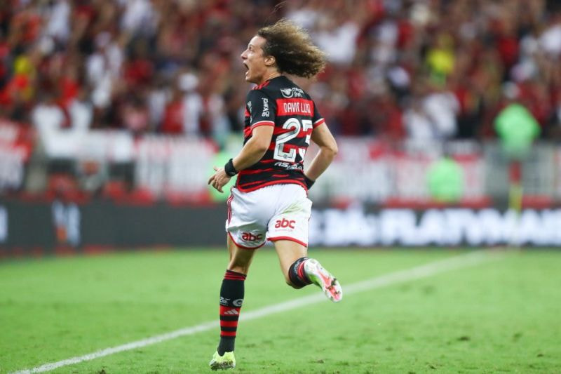 Imagem da noticia Sem acordo, Flamengo confirma saída de David Luiz