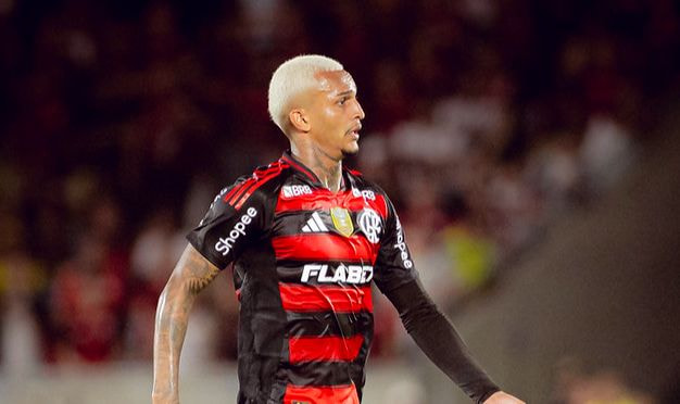 Imagem da noticia Flamengo recusa proposta da Roma pelo lateral Wesley