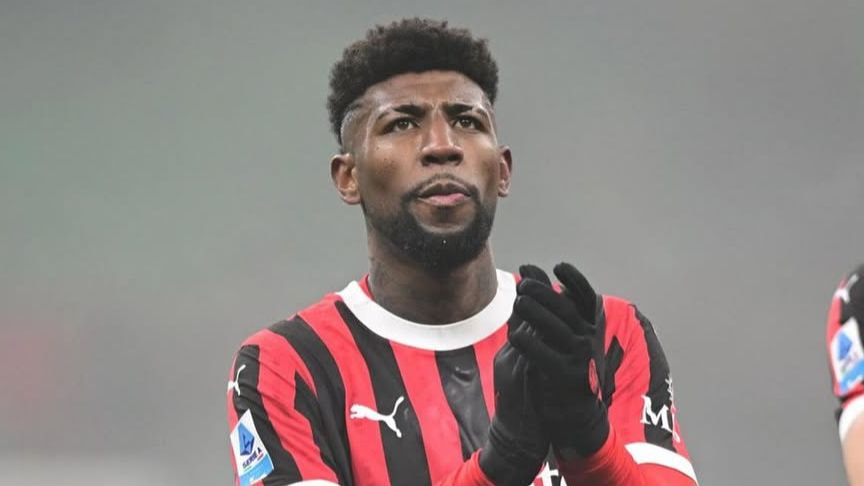 Imagem da noticia Flamengo tenta “atravessar” Besiktas e contratar Emerson Royal
