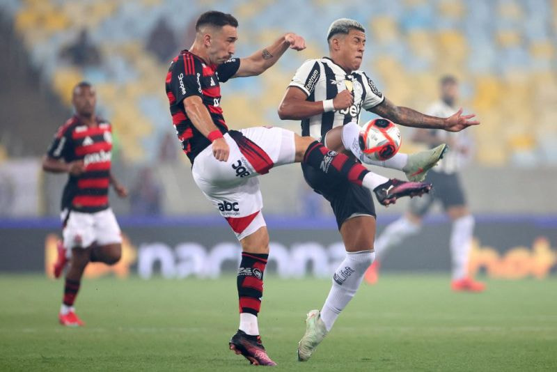 Imagem da noticia Flamengo vence o Botafogo e assume liderança do Campeonato Carioca