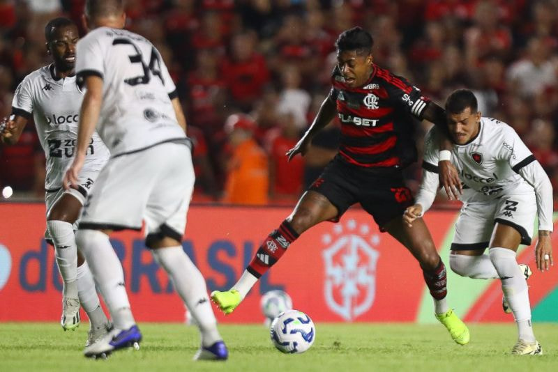 Imagem da noticia Flamengo vence o Botafogo-PB na Copa do Brasil com gol de estreante