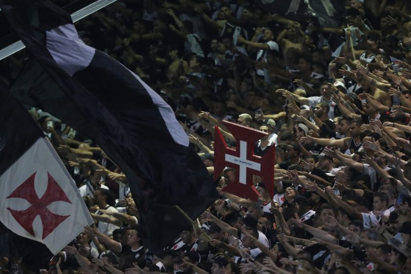 Imagem da noticia Flamengo x Vasco: torcedores vascaínos têm problemas com ingressos