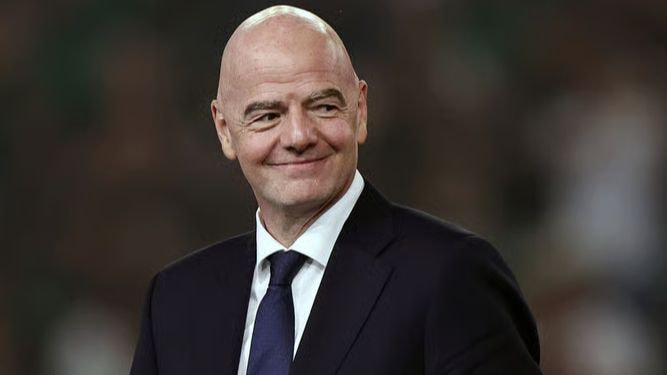 Imagem da noticia Presidente da FIFA sugere mudar mês da Copa do Mundo