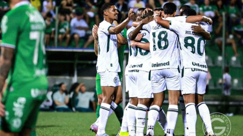 Imagem da noticia Goiás vence bem fora de casa e mantém Chapecoense perto do Z4
