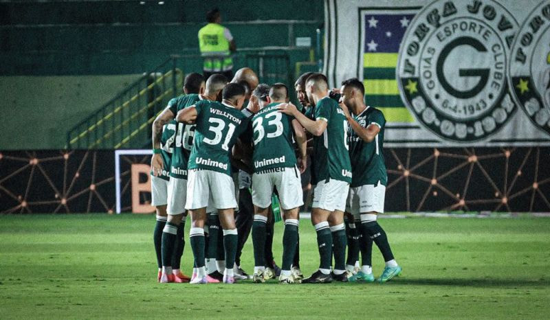 Imagem da noticia Goiás vence o Santos em noite infeliz de Gabriel Brazão