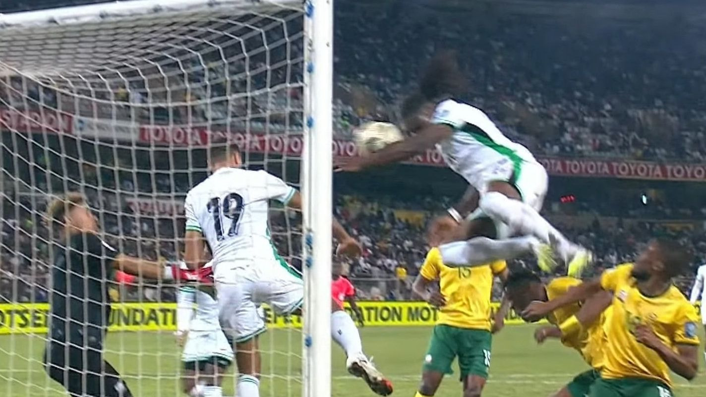 Imagem da noticia Gol de mão da Nigéria impede classificação antecipada da África do Sul à Copa