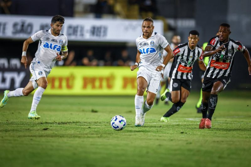 Imagem da noticia Grêmio avança à terceira fase da Copa do Brasil após disputa emocionante de pênaltis contra o Athletic