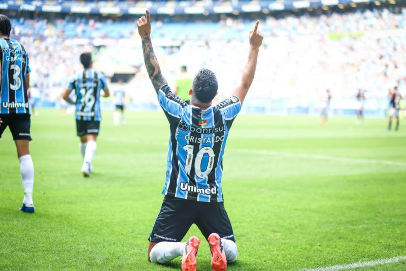 Imagem da noticia Grêmio vence São Paulo e fica perto de confirmar permanência na Série A