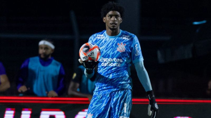 Imagem da noticia Hugo Souza exalta trabalho em grupo na vitória sobre o Novorizontino