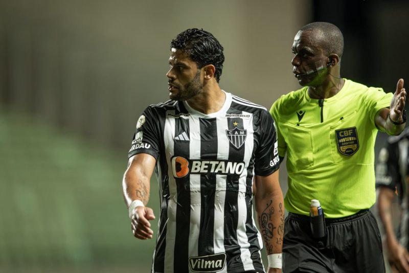 Imagem da noticia Hulk critica Luiz Henrique, do Botafogo: "Longe de ser craque"