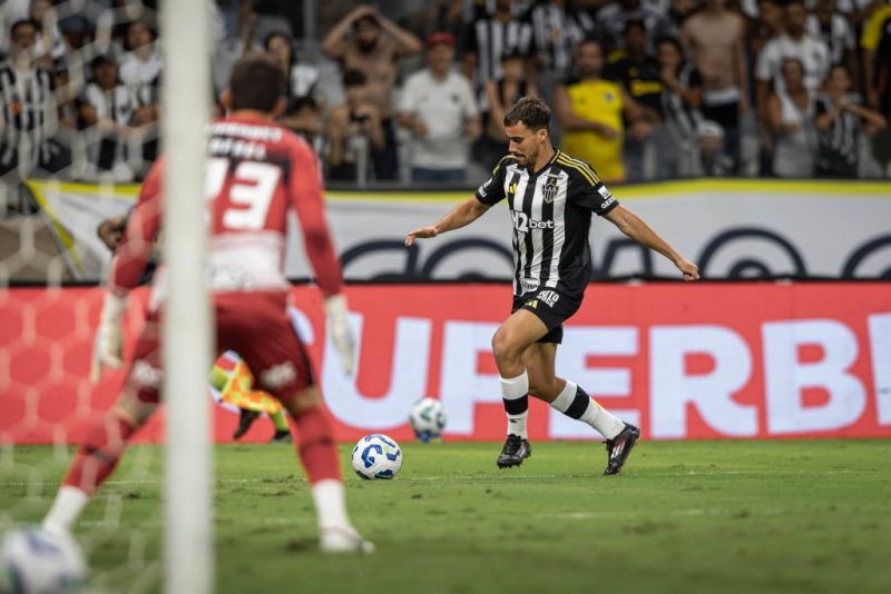 Imagem da noticia Igor Gomes celebra gol marcado mas cobra melhora do Atlético-MG: "Vamos trabalhar para sair dessa situação"